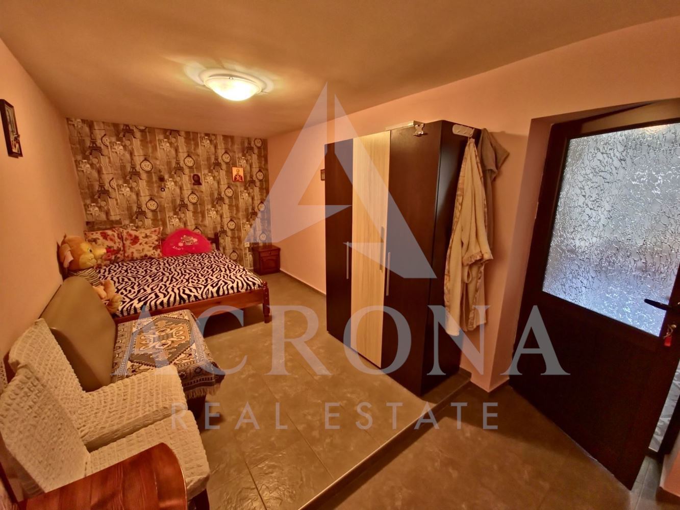 Самостоятелна масивна къща с търговско помещение! Разработен бизнес-хранителен магазин!-0 Самостоятелна масивна къща с търговско помещение! Разработен бизнес-хранителен магазин! - 0