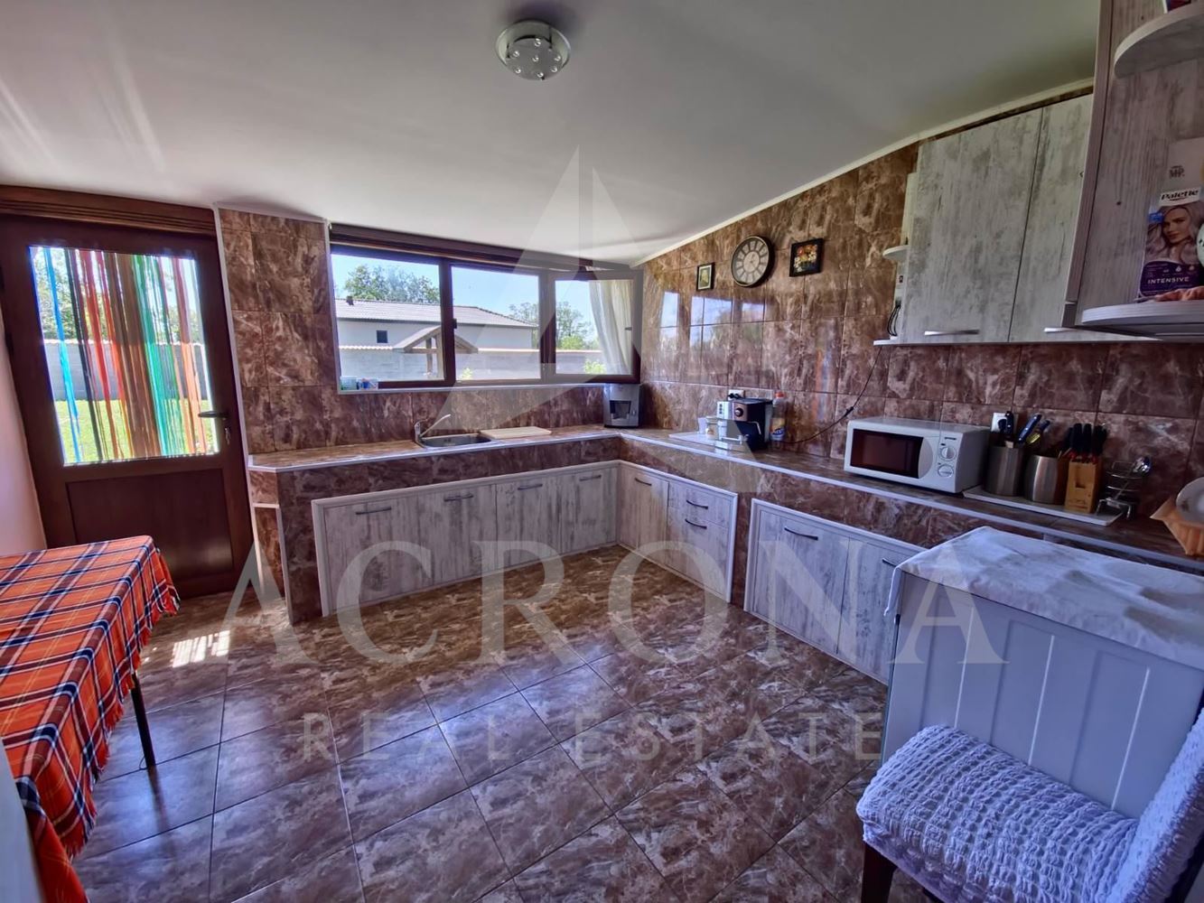 Самостоятелна масивна къща с търговско помещение! Разработен бизнес-хранителен магазин!-0 Самостоятелна масивна къща с търговско помещение! Разработен бизнес-хранителен магазин! - 0