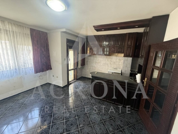 3 стаен! Малка сграда! Топ локация! - 0