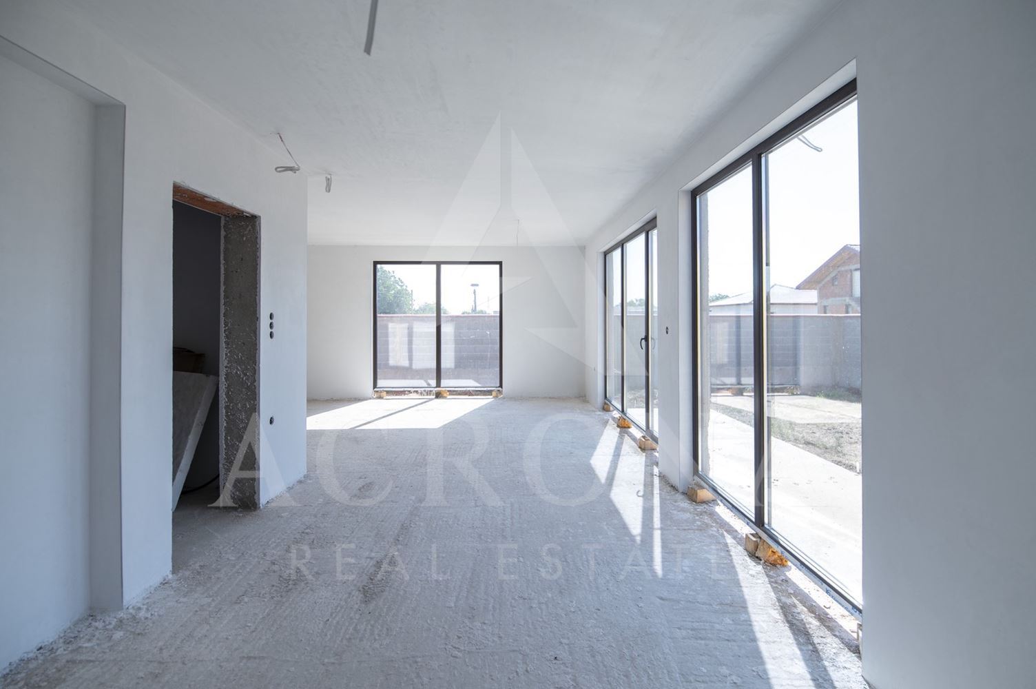 Еднофамилна самостоятелна къща с. Маноле - 0