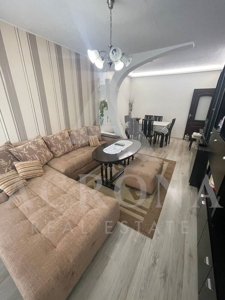 Тристаен с 4 отделни стаи кв. Кючук Париж-0 Тристаен с 4 отделни стаи кв. Кючук Париж - 0