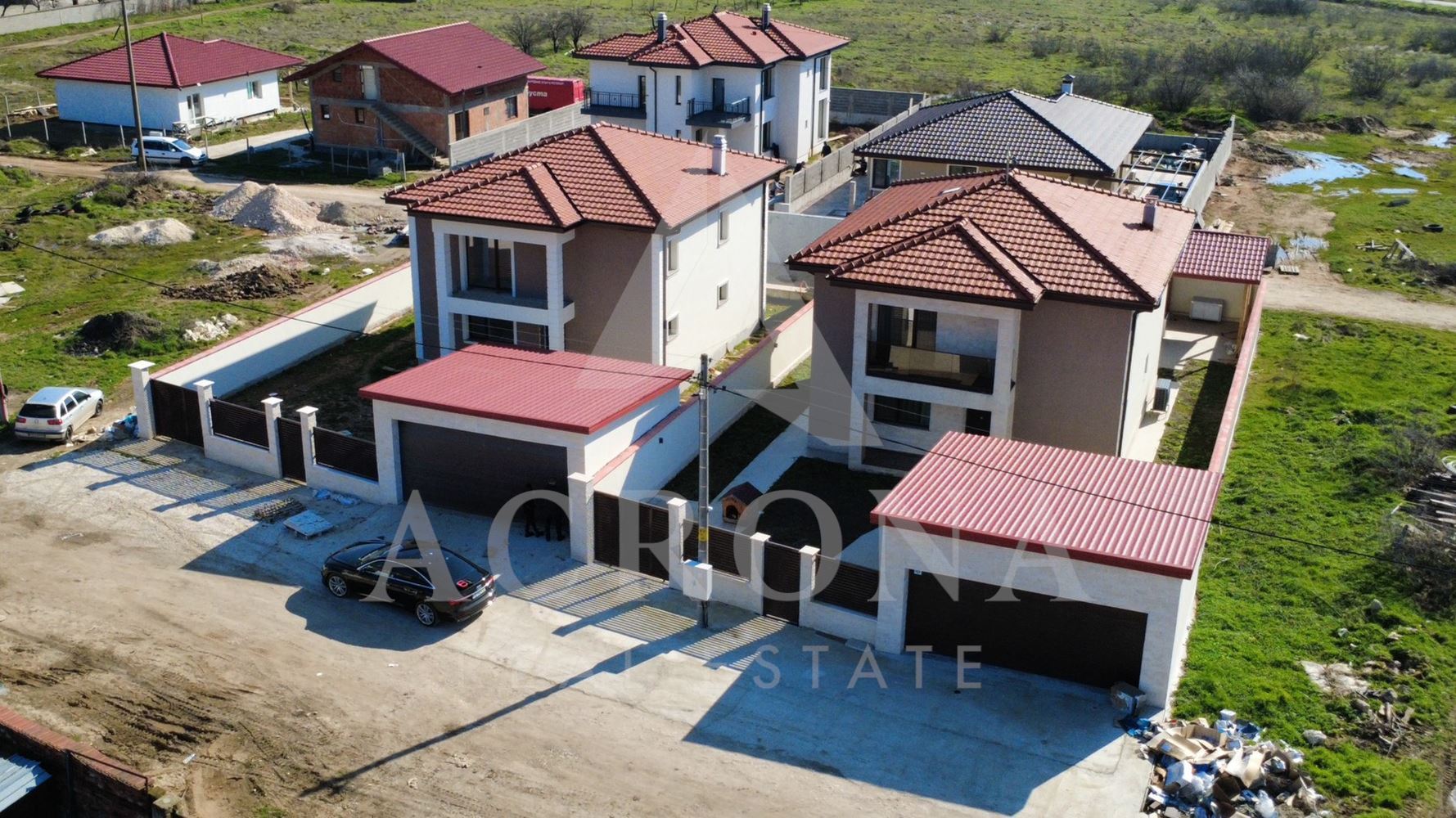 Еднофамилна самостоятелна къща с. Маноле - 0