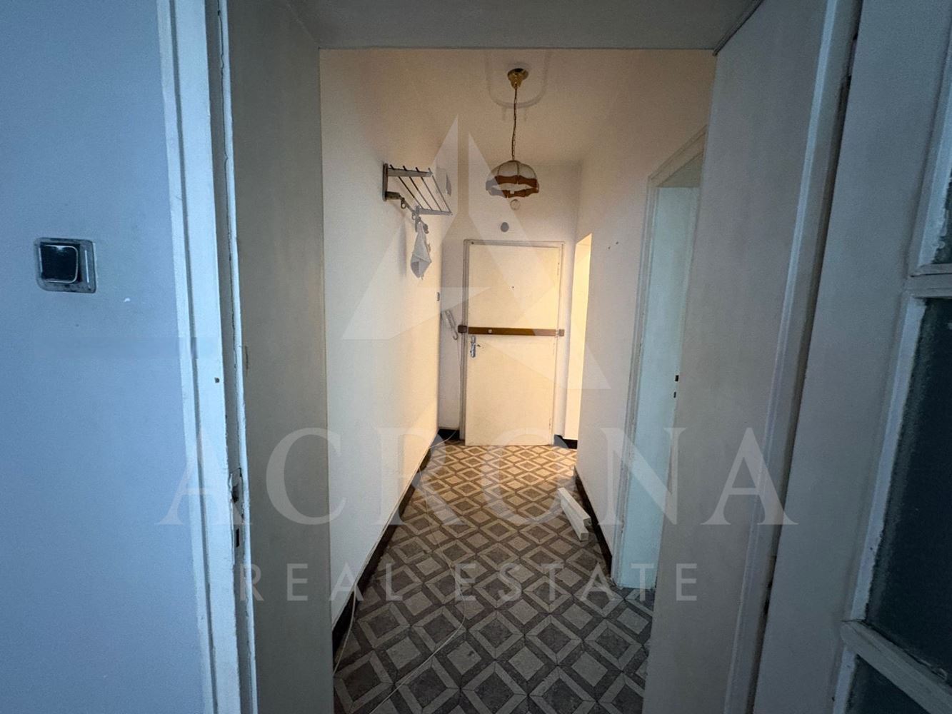 2 стаен! 3 отделни стаи! Възможност за преустройство! Среден етаж! Реална квадратура! - 0