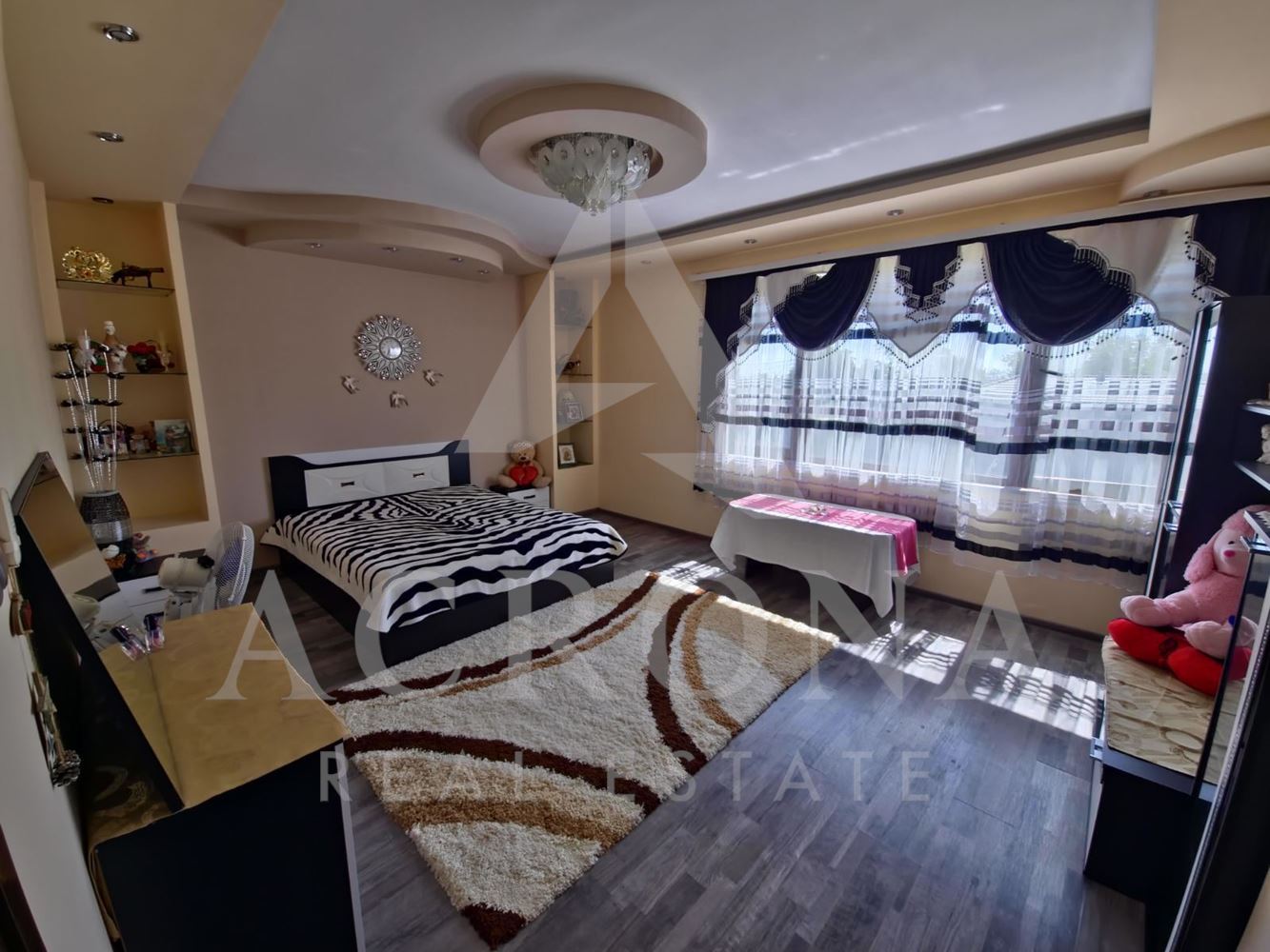 Самостоятелна масивна къща с търговско помещение! Разработен бизнес-хранителен магазин!-0 Самостоятелна масивна къща с търговско помещение! Разработен бизнес-хранителен магазин! - 0