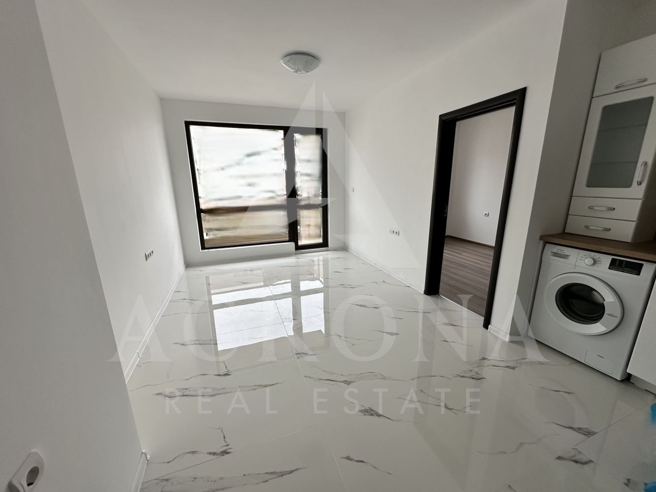 Тристаен до ключ в Кючук Париж-0 Тристаен до ключ в Кючук Париж - 0