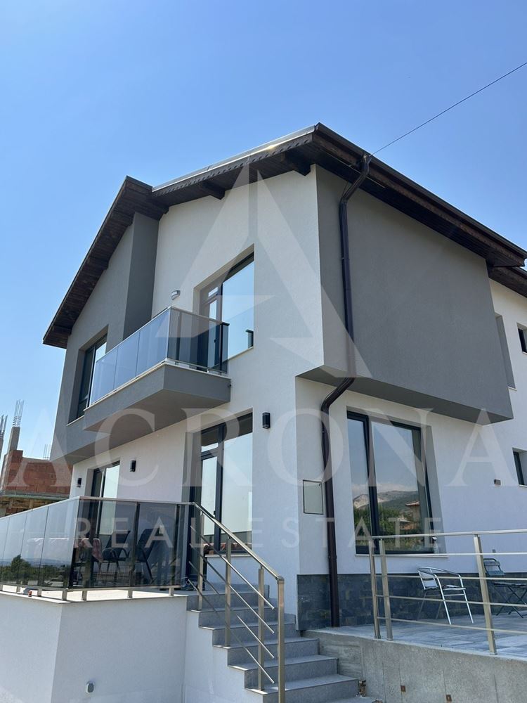 Самостоятелна къща! С двор! Пред акт 16! Завършена до ключ! - 0