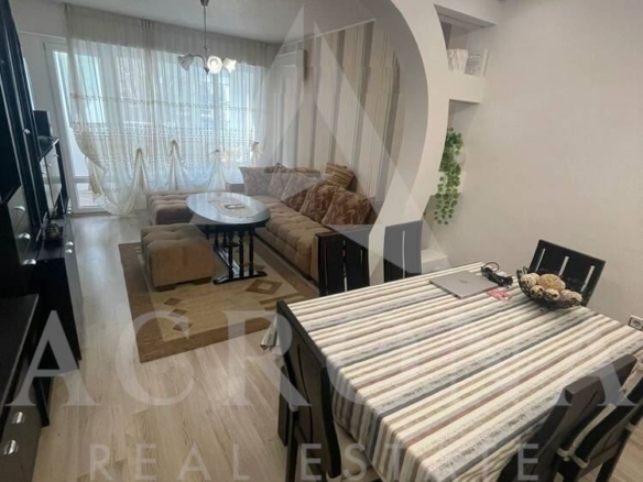 Тристаен с 4 отделни стаи кв. Кючук Париж - 0