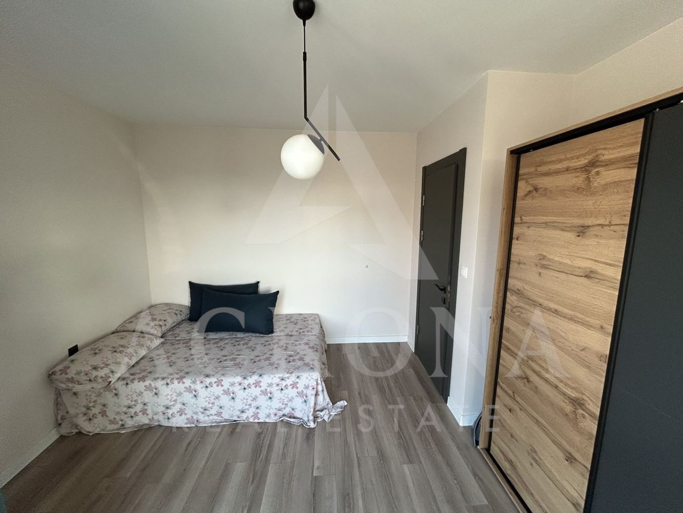 3-стаен апартамент ПОД НАЕМ в Кючук Париж-0 3-стаен апартамент ПОД НАЕМ в Кючук Париж - 0