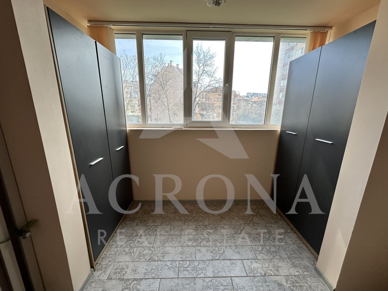 Реновиран двустаен в Кършияка-0 Реновиран двустаен в Кършияка - 0