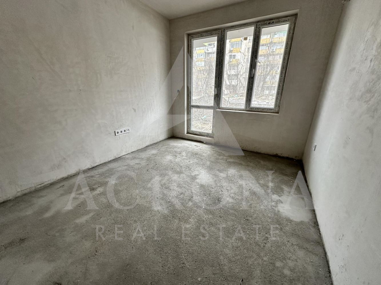 3 стаен апартамент на партерно ниво! С двор! Пред акт 16! - 0