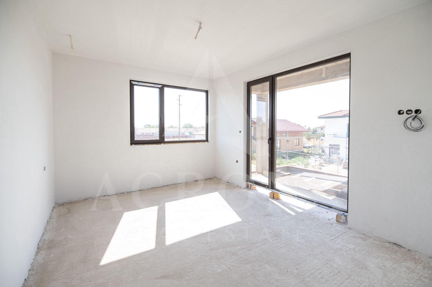 Еднофамилна самостоятелна къща с. Маноле - 0