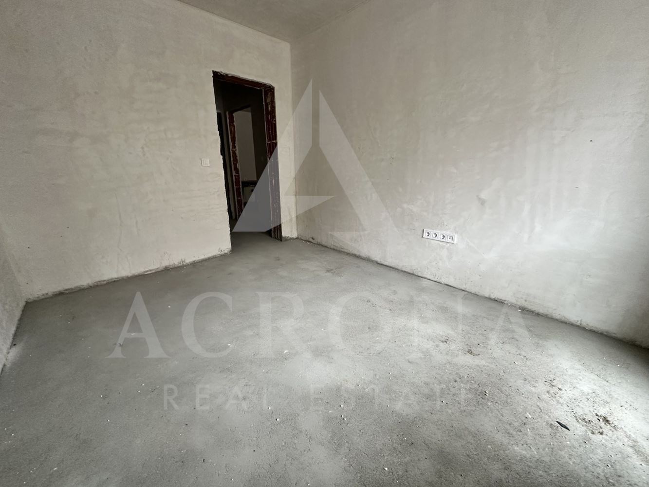 3 стаен апартамент на партерно ниво! С двор! Пред акт 16! - 0