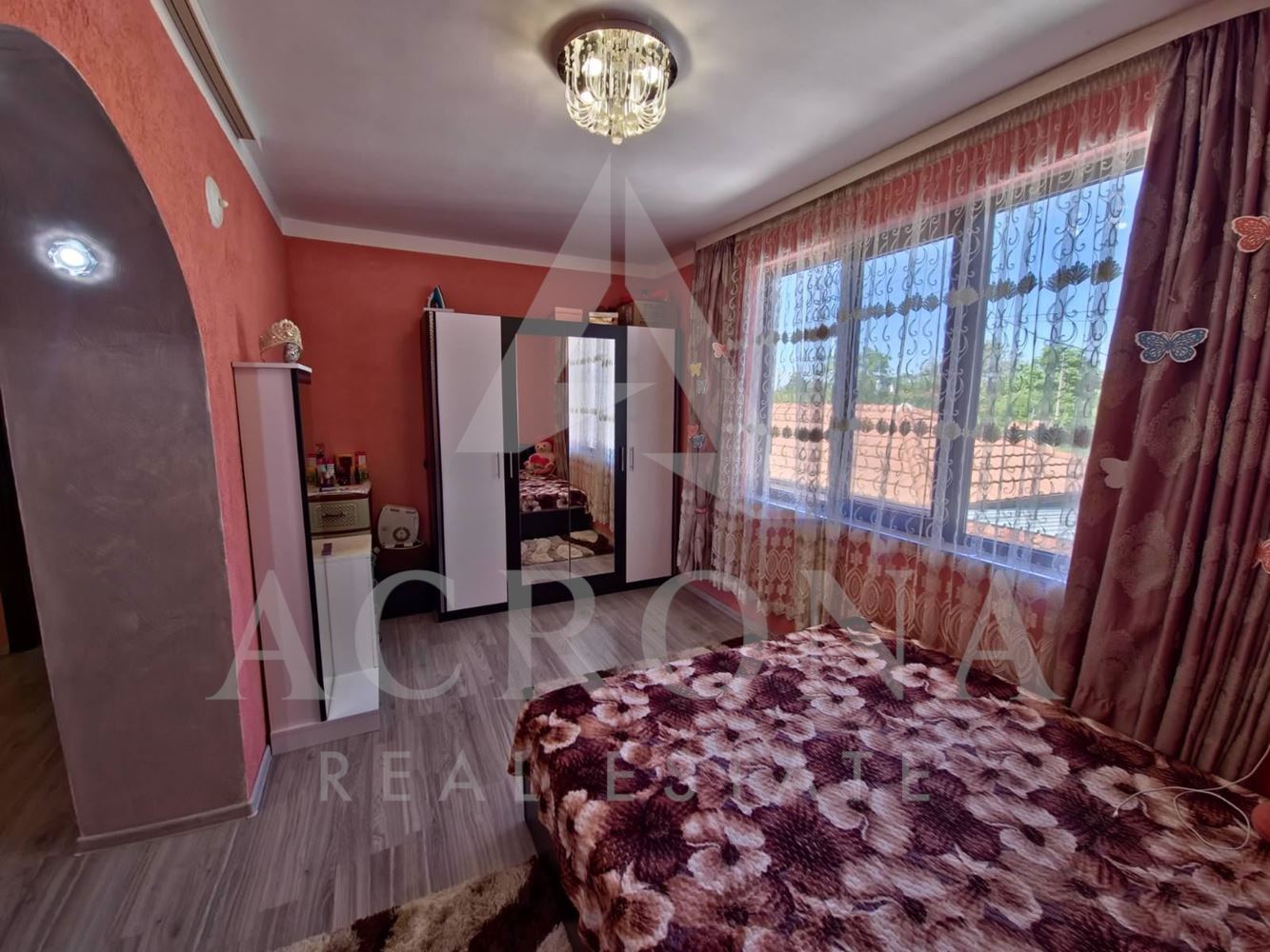 Самостоятелна масивна къща с търговско помещение! Разработен бизнес-хранителен магазин!-0 Самостоятелна масивна къща с търговско помещение! Разработен бизнес-хранителен магазин! - 0