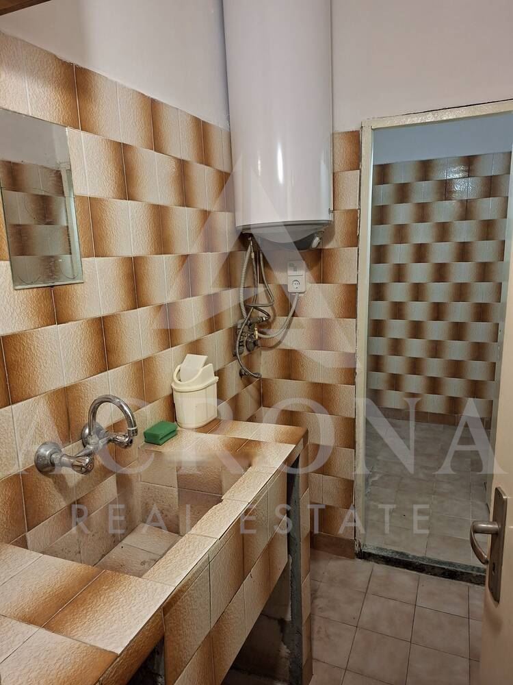 Тристаен в район Южен-0 Тристаен в район Южен - 0