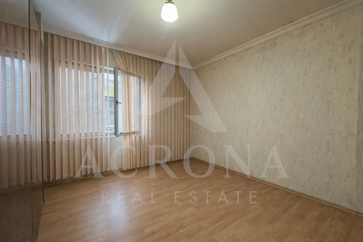 Тристаен апартамент кв. Христо Ботев-0 Тристаен апартамент кв. Христо Ботев - 0