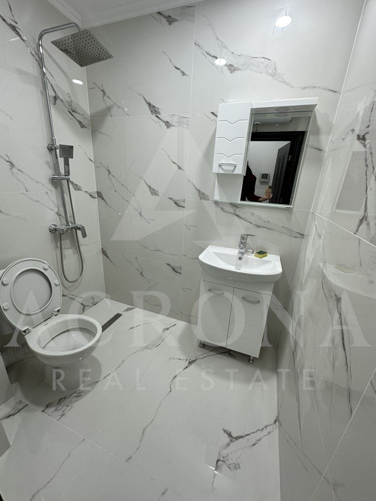 Тристаен до ключ в Кючук Париж-0 Тристаен до ключ в Кючук Париж - 0