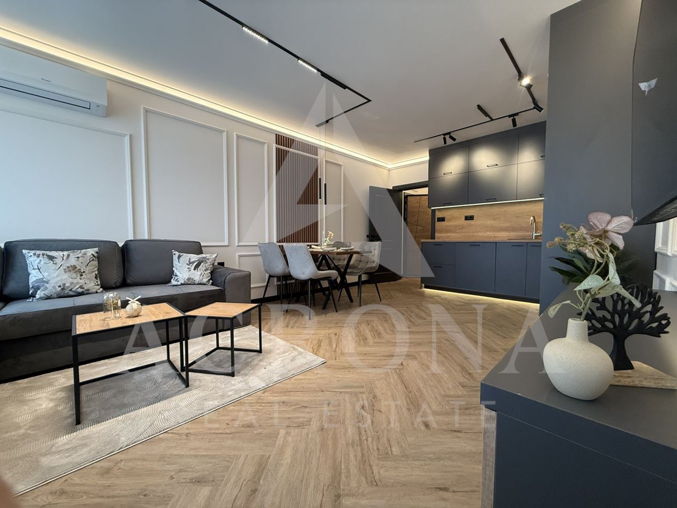 Луксозен тристаен в Кючук Париж-0 Луксозен тристаен в Кючук Париж - 0