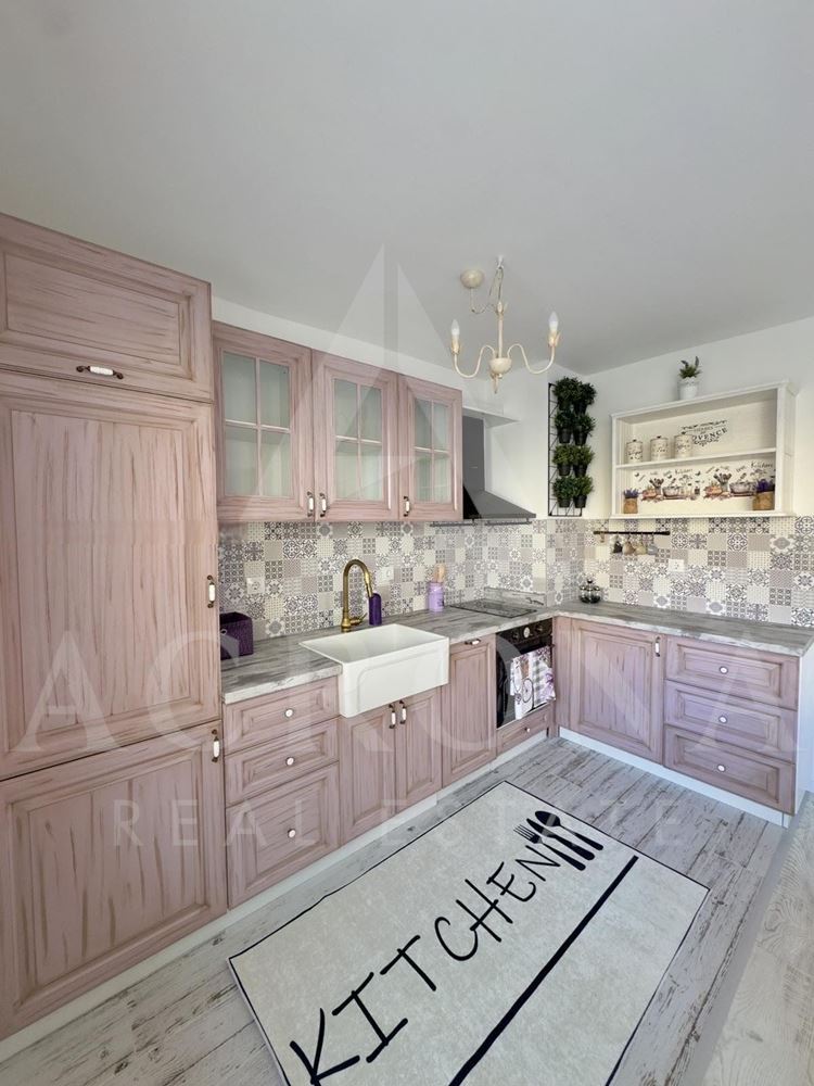 Тристаен обзаведен в Смирненски - 0