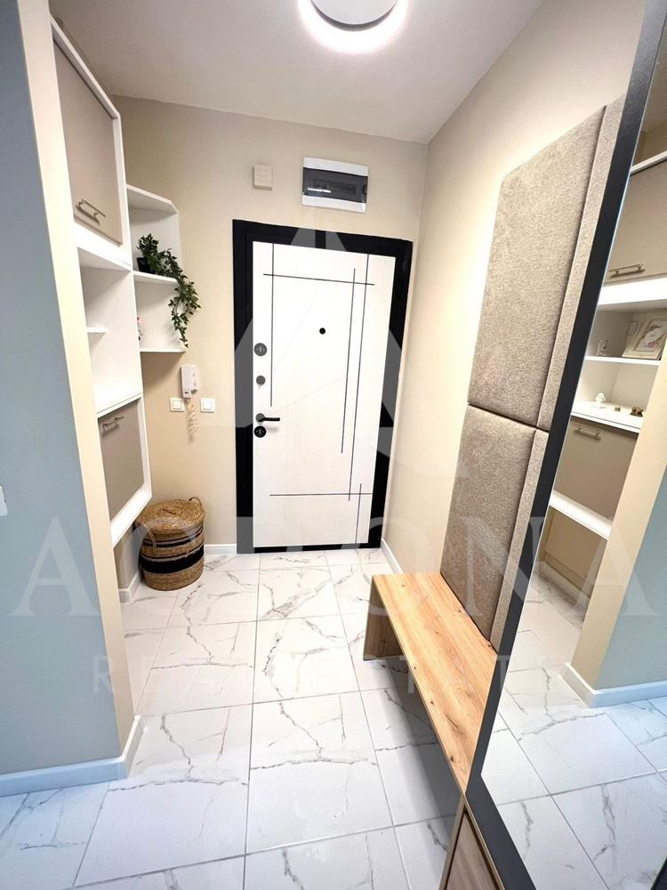 Обзаведен тристаен в Гагарин - 0