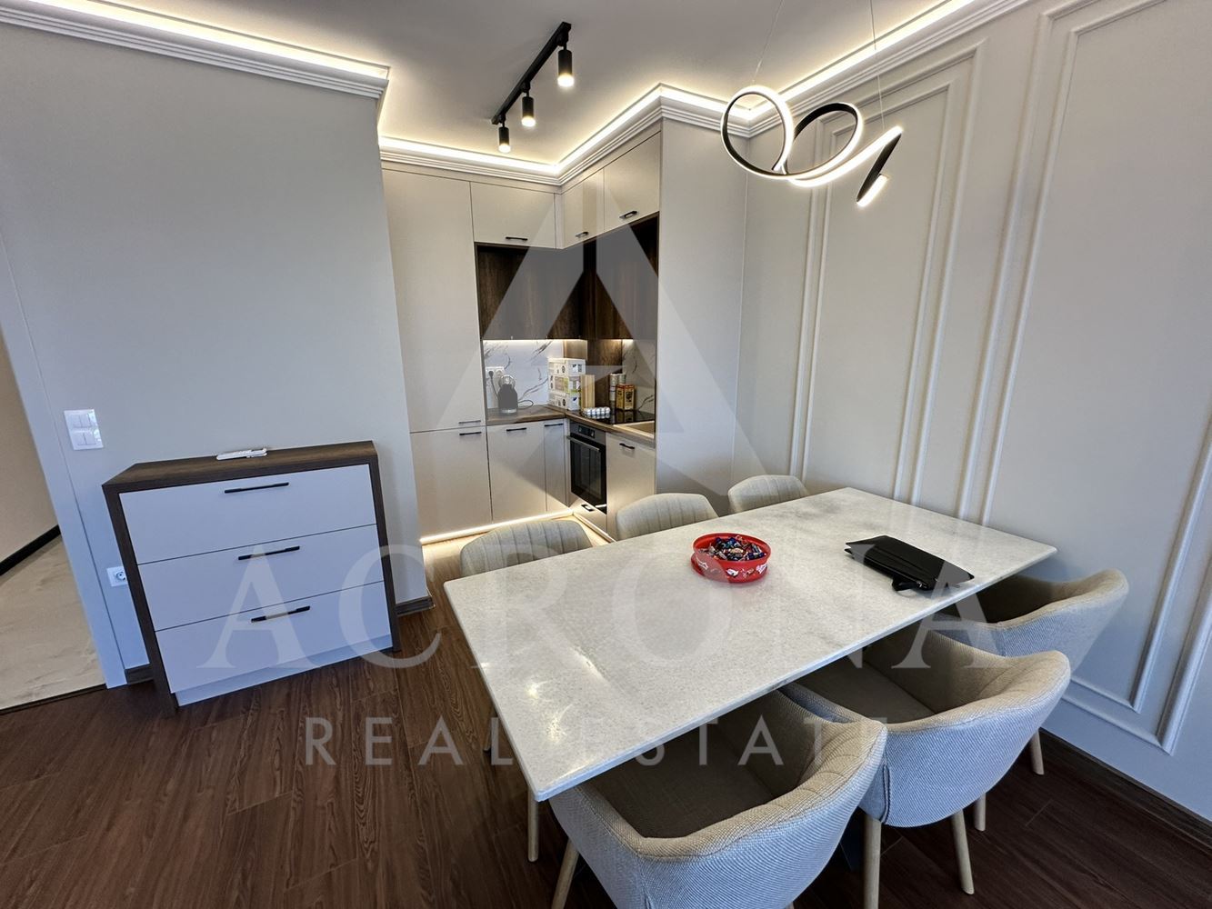 Луксозен тристаен на Остромила - 0
